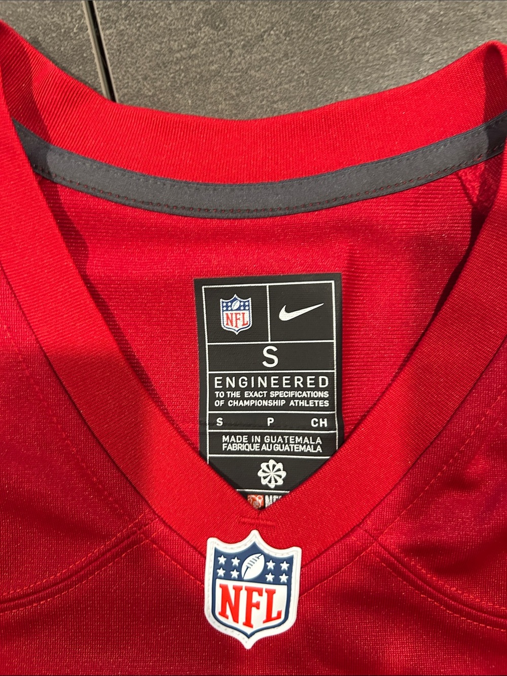 Nike Women’s Red San Francisco 49ers #85 Jersey - Picture 3 of 3